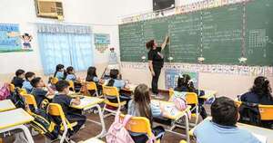 La Nación / Itaipú entregó más de 148.000 pupitres en Central