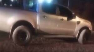 Un hombre fue a visitar a su pareja pero, al llegar, se encontró a “otro”: ¡le llevaron su camioneta!