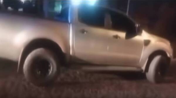 Un hombre fue a visitar a su pareja pero, al llegar, se encontró a “otro”: ¡le llevaron su camioneta!