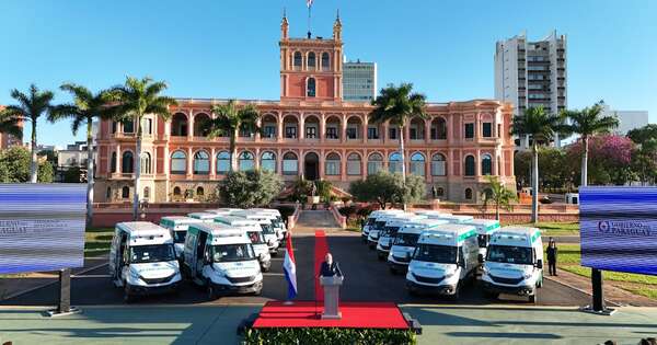 La Nación / Salud Pública recibió 26 ambulancias con UTI de soporte avanzado para SEME