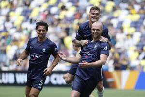 Gray, el profesor que sorprendió a Boca: “Cuando regrese volveré a mi trabajo” - Fútbol Internacional - ABC Color