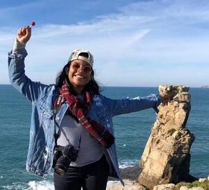Hallan sin vida a la turista brasileña que cayó por un precipicio en un volcán en Indonesia