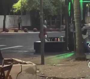 (VIDEO)Batalla campal se produjo entre travestis y un motoca en la frontera con Foz