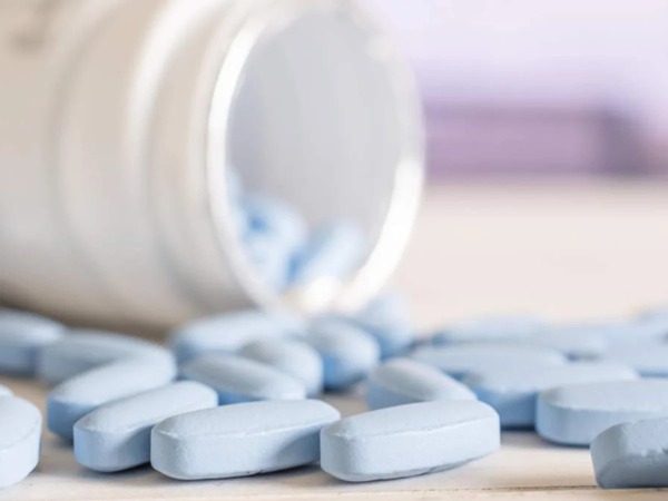 Joven tomó 4 «pastillitas azules» y el «amigo» no se le bajó más