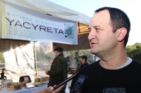 “Plantar un árbol es sembrar conciencia”: éxito de la jornada ambiental de Yacyretá en Asunción