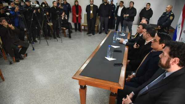 Jubilados piden reunión a Pereira y pago de aportes a su caja