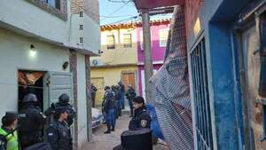 Operativo “Dominatus”: buscan desmantelar clanes en la Chacarita - Policiales - ABC Color