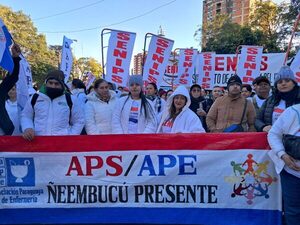 Personal de blanco exige mejores condiciones de salud para los paraguayos - Portal Digital Cáritas Universidad Católica