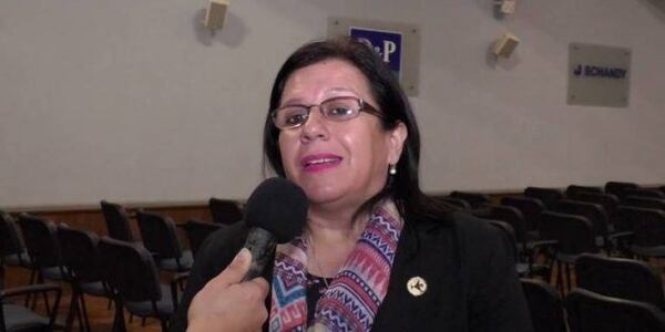 Presidenta de enfermeros exige soluciones urgentes para el sistema sanitario - ADN Digital