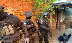 Despliegue policial en la Chacarita: allanan casas de clanes y capturan a 9 personas - OviedoPress