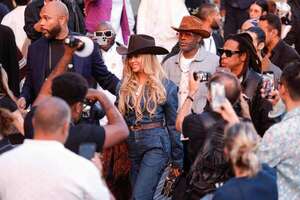 Beyoncé y su “look cowboy” en el desfile de Louis Vuitton en París - Gente - ABC Color