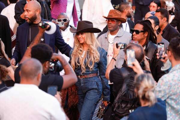 Beyoncé y su “look cowboy” en el desfile de Louis Vuitton en París - Gente - ABC Color
