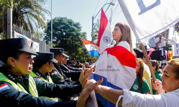 Mejor salario, seguro médico y otras reivindicaciones exigen enfermeros – Prensa 5