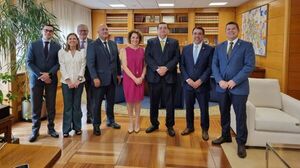 Visita técnica de la DNIT a instituciones tributarias de España