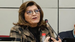 Blanca Ovelar insiste en volver al huso anterior