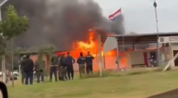 Incendio destruye Comisaría en el Chaco: sin víctimas, pero con daños significativos - ADN Digital
