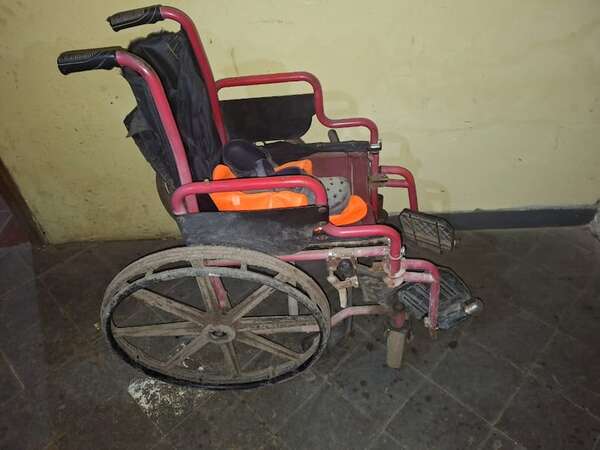 Vídeo: ebrio atropelló a hombre en silla de ruedas en ex-Transchaco - Policiales - ABC Color