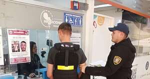 La Nación / Entregan a la Policía Federal a un adolescente de 15 años con antecedentes penales
