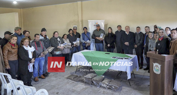 PRODUCTORES DE SAN JUAN DEL PARANÁ RECIBEN INSUMOS AGRÍCOLAS Y SEMILLAS