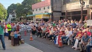 Asegurados del IPS anuncian protesta por deficiencias en salud