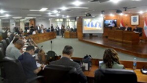 Ediles critican retraso en plaza: "Es una vergüenza para nosotros como Municipalidad"