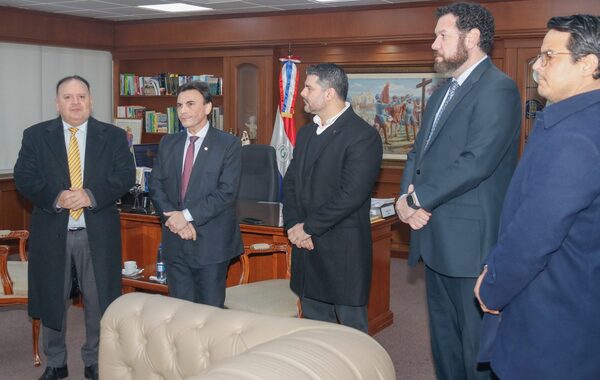 Interventor de Asunción cambia al jefe de Gabinete, al director...