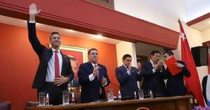 Diario HOY | Peña presenta a la ANR los logros de su gestión y recibe respaldo de colorados