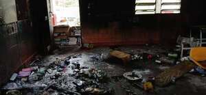 Incendio intencional deja sin aula a 30 alumnos en Areguá - Nacionales - ABC Color