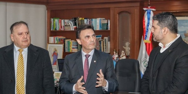 Pereira inicia intervención en Asunción con remociones en cargos - ADN Digital