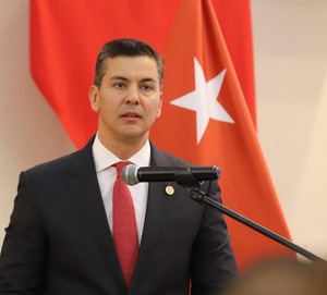 Santiago Peña presentó su segundo informe de gestión ante la ANR - trece