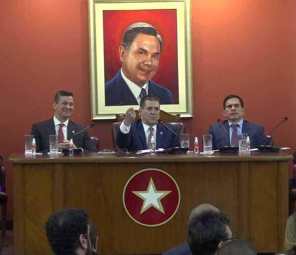 Video: El gesto de Cartes ante las críticas a ministros de Peña - Política - ABC Color
