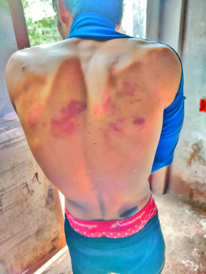 Expolicía y su hijo casi matan a golpes a joven al que confundieron con un ladrón - La Clave