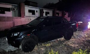 Abandonan camioneta en CDE