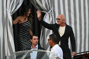 Jeff Bezos y Lauren Sánchez en Venecia: una lujosa y criticada boda - Gente - ABC Color