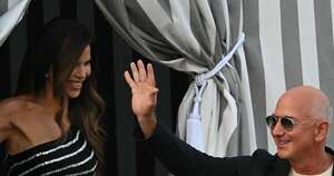 La Nación / Jeff Bezos y Lauren Sánchez, la boda que causa protestas en Venecia