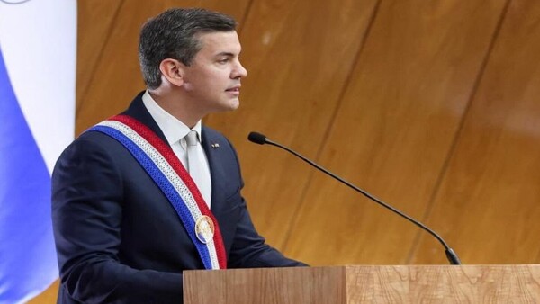 Peña presentó informe de gestión ante la ANR y negó grietas en su gobierno