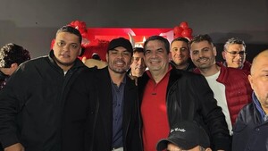 Velázquez reflota Fuerza Republicana y presenta candidatos a intendente para Asunción