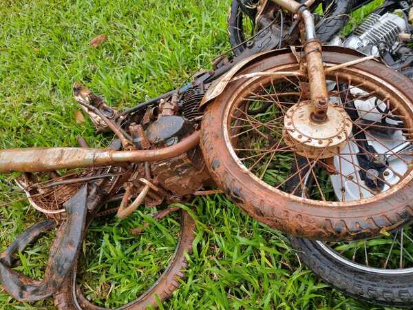 Camioneta arrolla moto en Naranjal: muere una madre y su hija queda herida - ADN Digital