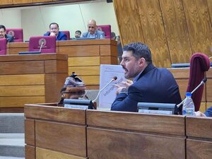 Nenecho descarta renunciar y critica a sus detractores - El Trueno