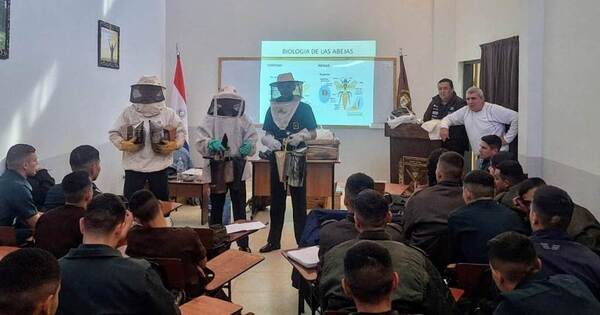 Cadetes del Comando Logístico reciben capacitación en apicultura para fortalecer la producción sustentable