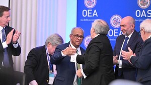 OEA: En histórico consenso eligen secretario general a Albert Ramdin
