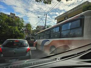 Video: conducción irresponsable y peligrosa de un bus - Crónicas Ciudadanas - ABC Color