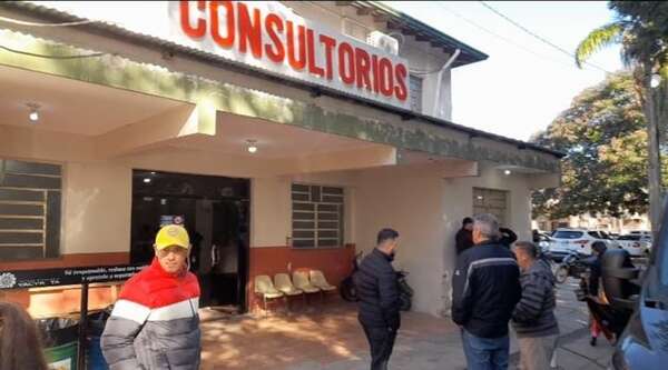 Aumentan cuadros respiratorios en adultos mayores en el Hospital Regional de Pilar - Nacionales - ABC Color