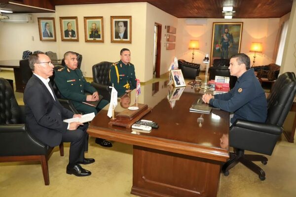 Presidente ratifica voluntad para reforzar la operatividad de las fuerzas militares