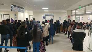 Unos 1.300 pacientes acuden por día al Hospital General de Coronel Oviedo y denuncian demoras en Call Center - Nacionales - ABC Color