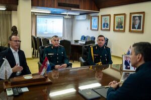 Gobierno del Paraguay impulsa fortalecimiento integral de las Fuerzas Armadas