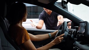 “Mi novia se enojó porque dije que es un peligro en el volante”