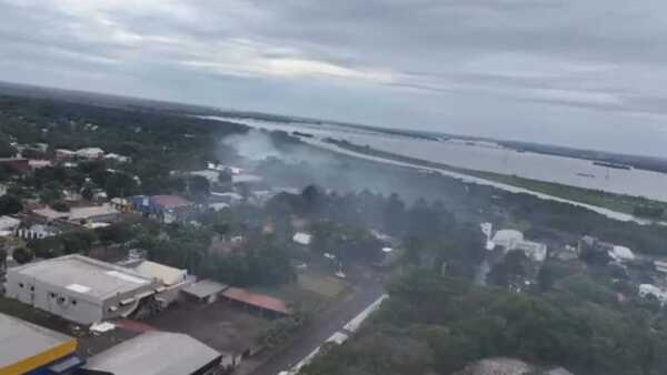 Humo por quema de marihuana invade Saltos del Guairá y obliga a suspender clases en escuela cercana