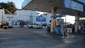 AUDIO: Estas son las sanciones a las que se exponen los emblemas privados por el aumento del precio del combustibles - Periodísticamente - ABC Color