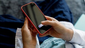 Por qué apagar el celular todos los días puede protegerte del robo de datos